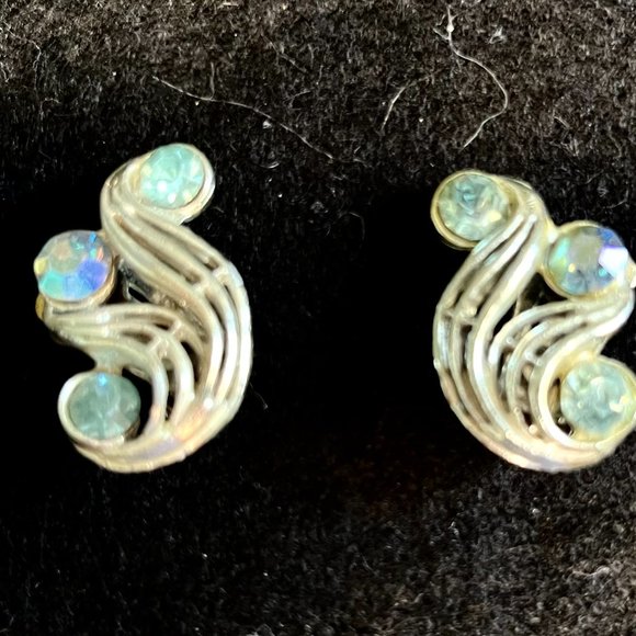 Vintage ‘Choker Style’ Silver Tone Necklace & Earrings w/Blue ‘Confetti’ Crystal - Picture 7 of 10